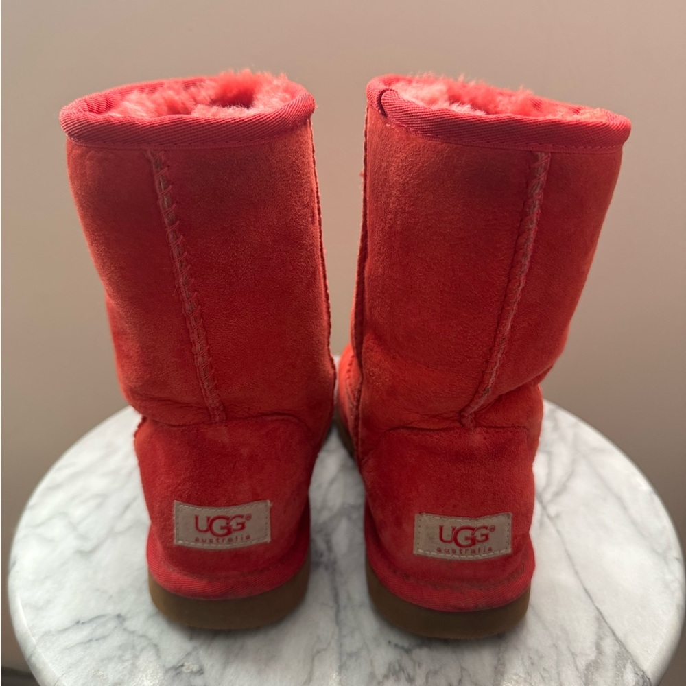 UGG Australia Women’s Classic Short Boots Size 6 Coral Winter Shearling Boots - Picture 5 of 9